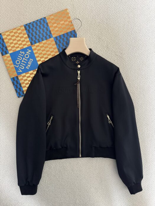 루이비통 봄버 자켓 레플리카 미러급 SA급 S급 고퀄리티 하이엔드 최상급 의류 [여성] 11