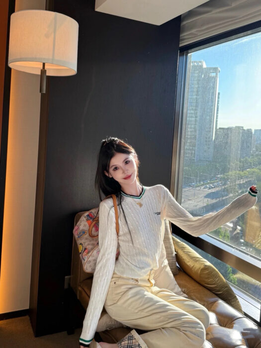 디올 슬림핏 브이넥 니트 레플리카 미러급 SA급 S급 고퀄리티 하이엔드 최상급 의류 [여성] 6