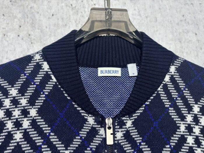 버버리 양털 혼방 체크 지퍼 가디건 블루 레플리카 미러급 SA급 S급 고퀄리티 하이엔드 최상급 의류 [남성여성공용] 9