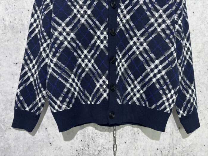 버버리 양털 혼방 체크 V넥 단추 가디건 블루 레플리카 미러급 SA급 S급 고퀄리티 하이엔드 최상급 의류 [남성여성공용] 7