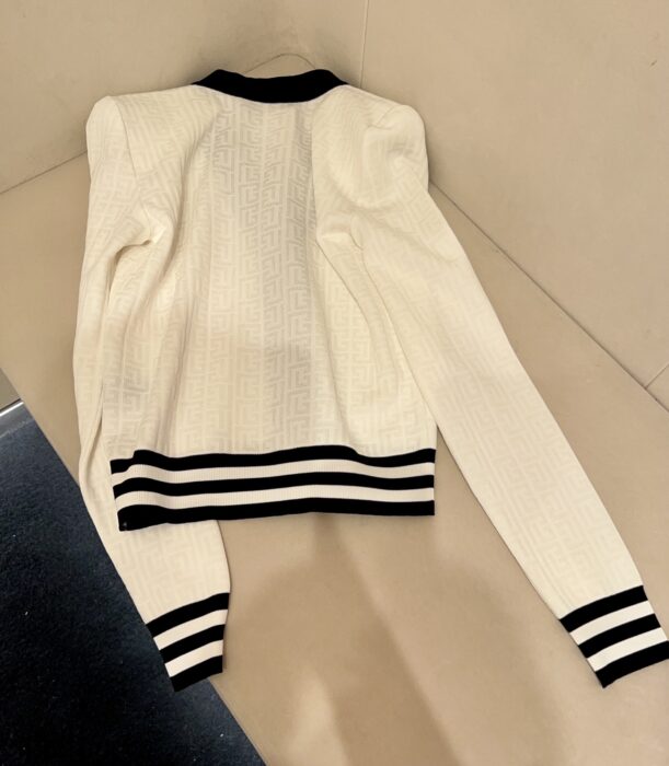 발망 모노그램 장식 바이컬러 가디건 레플리카 미러급 SA급 S급 고퀄리티 하이엔드 최상급 의류 [여성] 21