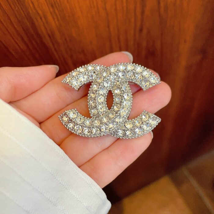 샤넬 풀큐빅 CC로고 브로치 실버 레플리카 미러급 SA급 S급 고퀄리티 최상급 하이엔드 악세사리 [여성] 5
