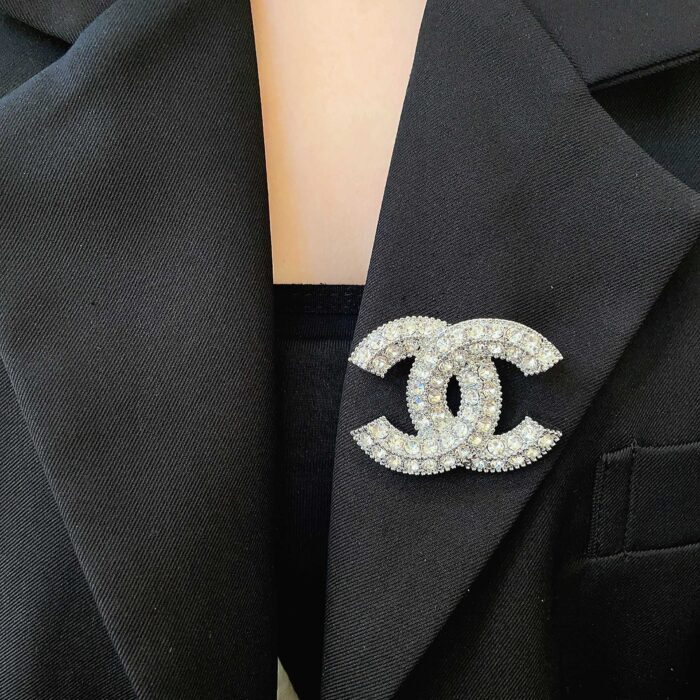 샤넬 풀큐빅 CC로고 브로치 실버 레플리카 미러급 SA급 S급 고퀄리티 최상급 하이엔드 악세사리 [여성] 2