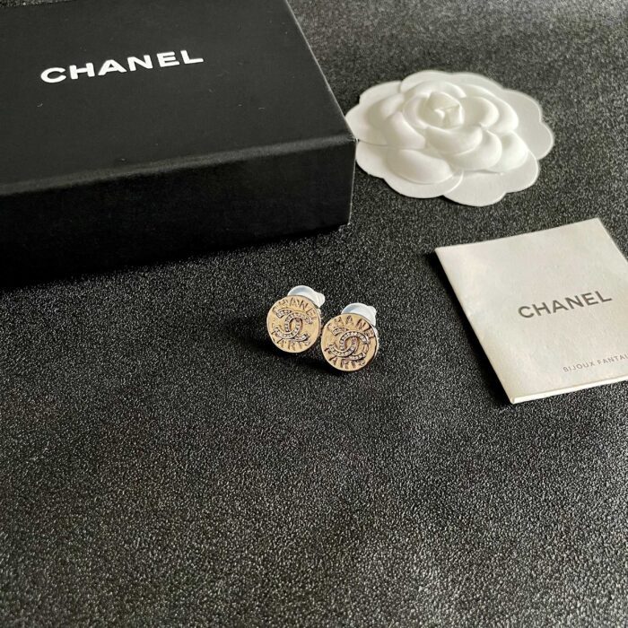 샤넬 빈티지 모노그램 각인 동그라미 귀걸이 실버 레플리카 미러급 SA급 S급 고퀄리티 최상급 하이엔드 악세사리 [여성] 8
