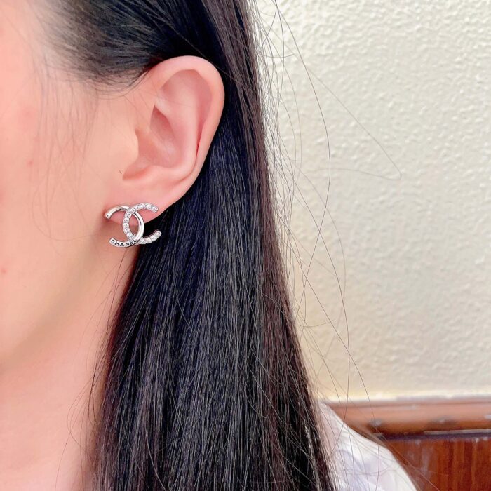 샤넬 모노그램 큐빅 CC로고 귀걸이 실버 레플리카 미러급 SA급 S급 고퀄리티 최상급 하이엔드 악세사리 [여성] 2