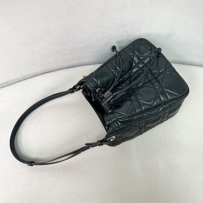 디올 디 모션 버킷백 까나쥬 블랙 크로스백 숄더백 레플리카 미러급 SA급 S급 고퀄리티 최상급 하이엔드 가방 [여성] 5