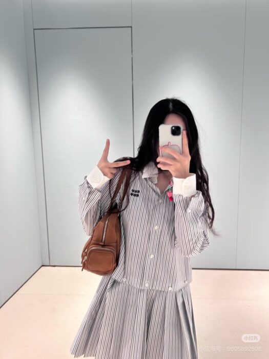 미우미우 플리츠 스트라이프 포플린 미니드레스 레플리카 미러급 SA급 S급 고퀄리티 하이엔드 최상급 의류 [여성] 11