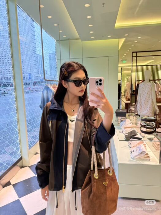 프라다 테크니컬 패브릭 블루종 자켓 레플리카 미러급 SA급 S급 고퀄리티 하이엔드 최상급 의류 [여성] 11