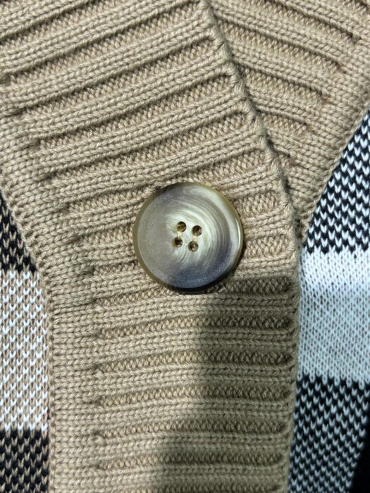 버버리 클래식 체크 가디건 레플리카 미러급 SA급 S급 고퀄리티 하이엔드 최상급 의류 [남성여성공용] 11