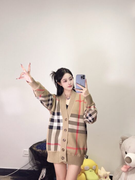 버버리 클래식 체크 가디건 레플리카 미러급 SA급 S급 고퀄리티 하이엔드 최상급 의류 [남성여성공용] 2