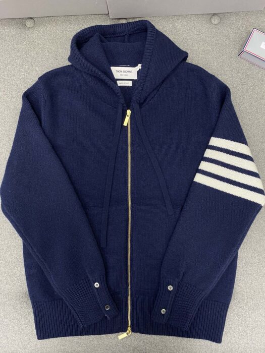 톰브라운 지퍼 후드 자켓 레플리카 미러급 SA급 S급 고퀄리티 하이엔드 최상급 의류 [남성여성공용] 35