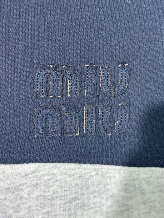 미우미우 반지퍼 칼라 넥 배색 맨투맨 네이비 레플리카 미러급 SA급 S급 고퀄리티 하이엔드 최상급 의류 [남성여성공용] 17