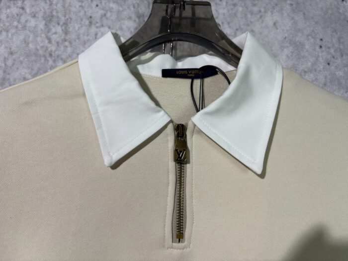 미우미우 반지퍼 이음 칼라 넥 맨투맨 화이트 레플리카 미러급 SA급 S급 고퀄리티 하이엔드 최상급 의류 [남성여성공용] 13