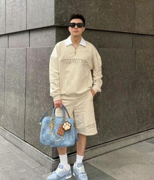 미우미우 반지퍼 이음 칼라 넥 맨투맨 화이트 레플리카 미러급 SA급 S급 고퀄리티 하이엔드 최상급 의류 [남성여성공용] 2