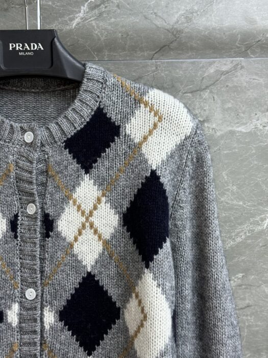 프라다 아가일 니트 캐시미어 가디건 레플리카 미러급 SA급 S급 고퀄리티 하이엔드 최상급 의류 [여성] 13