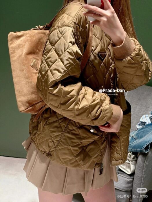 프라다 카라멜 체크 라운드 패딩 코트 레플리카 미러급 SA급 S급 고퀄리티 하이엔드 최상급 의류 [여성] 11