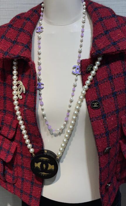 샤넬 퍼플 CC로고 롱 배색 진주 목걸이 퍼플 화이트 레플리카 미러급 SA급 S급 고퀄리티 최상급 하이엔드 악세사리 [여성]