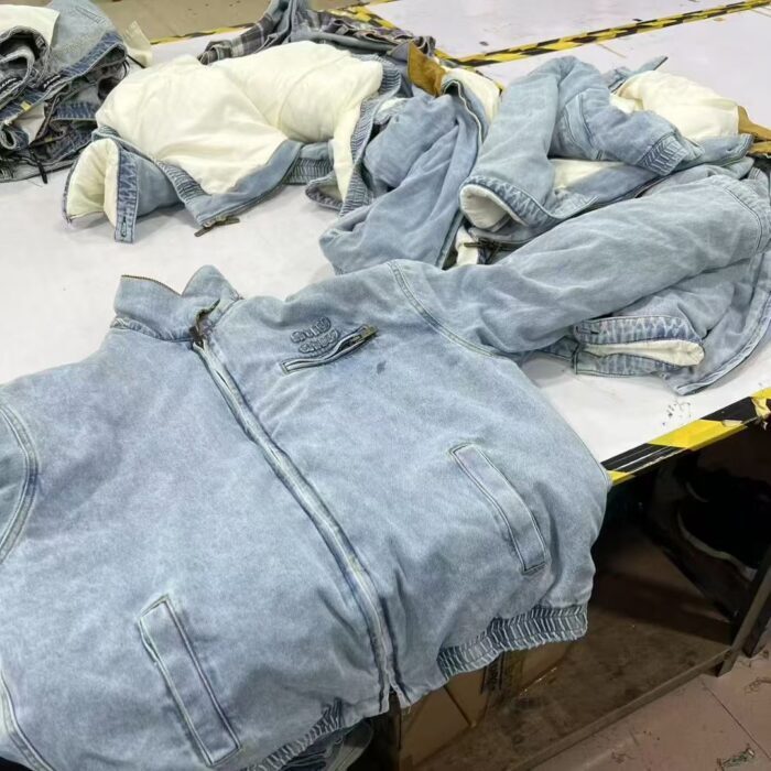 미우미우 모노그램 코르덴 카라넥 데님 자켓 라이트 블루 레플리카 미러급 SA급 S급 고퀄리티 하이엔드 최상급 의류 [남성여성공용] 4