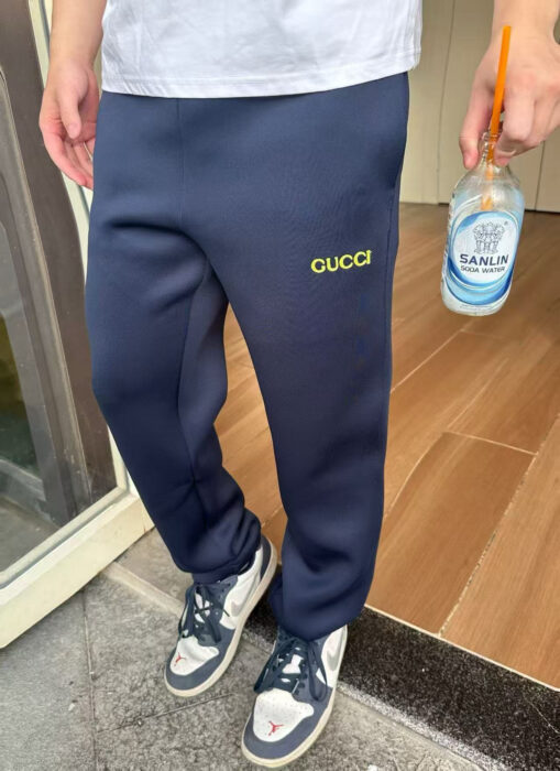 구찌 옐로우 모노그램 운동 팬츠 네이비 레플리카 미러급 SA급 S급 고퀄리티 하이엔드 최상급 의류 [남성여성공용] 3