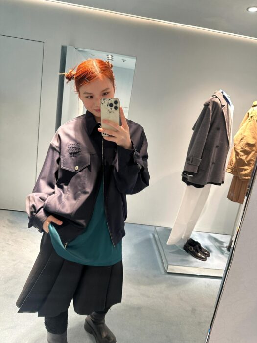 미우미우 로고 자수 골지 니트 재킷 레플리카 미러급 SA급 S급 고퀄리티 하이엔드 최상급 의류 [여성] 4