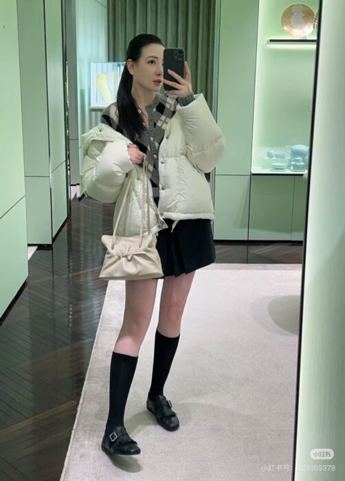 프라다 화이트 후드 다운 자켓 레플리카 미러급 SA급 S급 고퀄리티 하이엔드 최상급 의류 [여성] 17