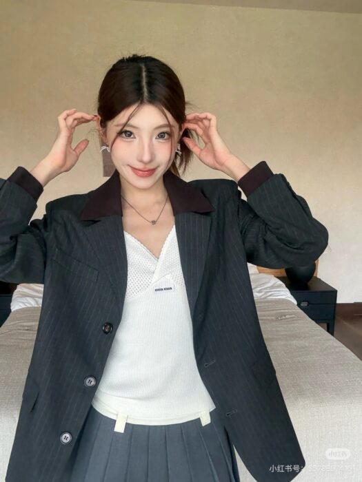 미우미우 싱글 브레스티드 핀스트라이프 자켓 레플리카 미러급 SA급 S급 고퀄리티 하이엔드 최상급 의류 [남성여성공용] 11