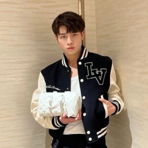 루이비통 LV로고 이음 배색 자켓 블랙 레플리카 미러급 SA급 S급 고퀄리티 하이엔드 최상급 의류 [남성여성공용]