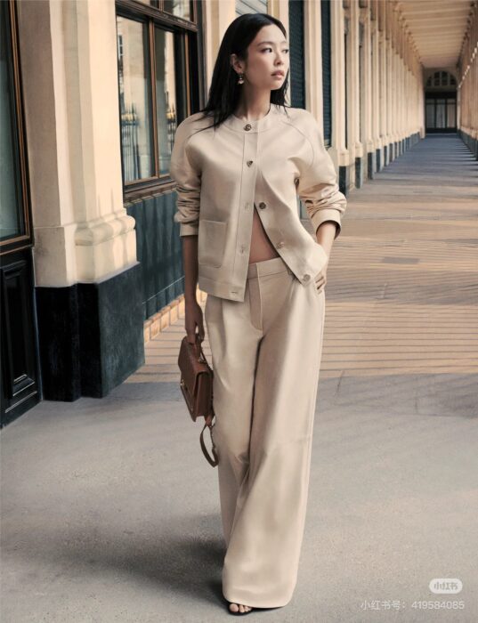 샤넬 베이지 가죽 자켓, 팬츠 레플리카 미러급 SA급 S급 고퀄리티 하이엔드 최상급 의류 [여성] 4