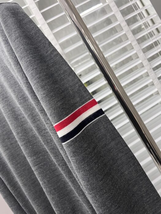 톰브라운 양팔 삼선 니트 레플리카 미러급 SA급 S급 고퀄리티 하이엔드 최상급 의류 [남성여성공용] 18