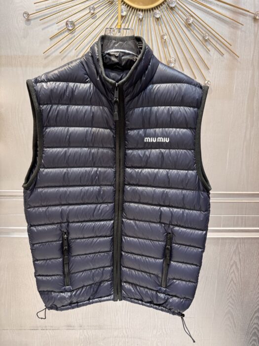 미우미우 라이트 퐁제 다운 베스트 레플리카 미러급 SA급 S급 고퀄리티 하이엔드 최상급 의류 [여성] 2