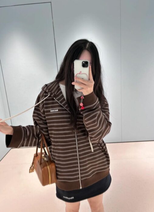 미우 미우 스트라이프 코튼 플리스 후드 자켓 레플리카 미러급 SA급 S급 고퀄리티 하이엔드 최상급 의류 [여성] 2