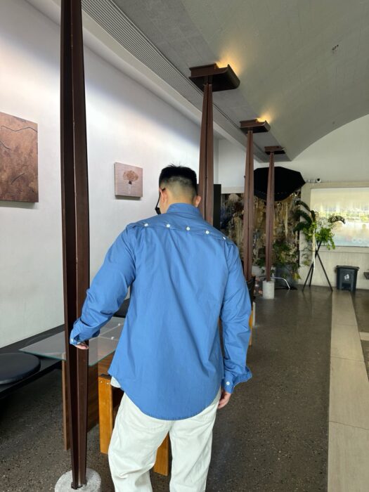 미우미우 뒷면 단추 디자인 단색 긴팔 셔츠 블루 레플리카 미러급 SA급 S급 고퀄리티 하이엔드 최상급 의류 [남성여성공용] 2