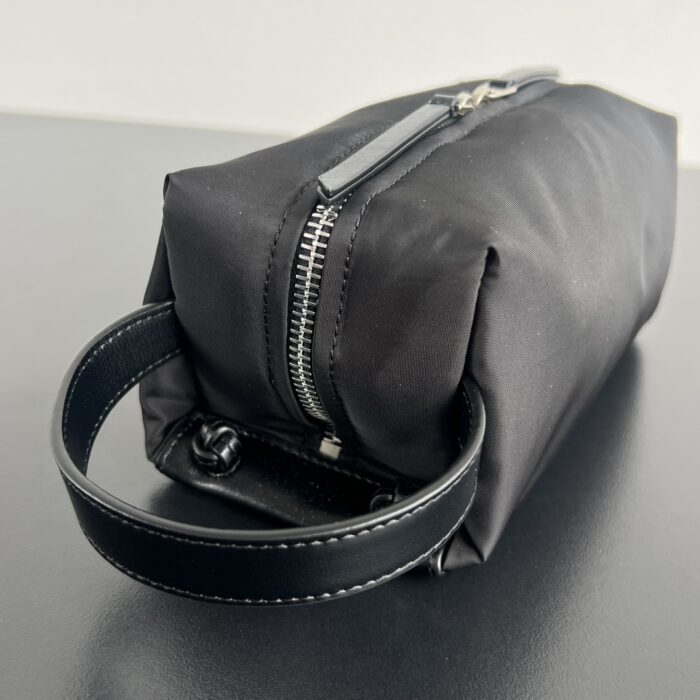 보테가베네타 스몰 도쿄 워시백 806369 블랙 파우치백 레플리카 미러급 SA급 S급 고퀄리티 최상급 하이엔드 가방 [남성여성공용] 3