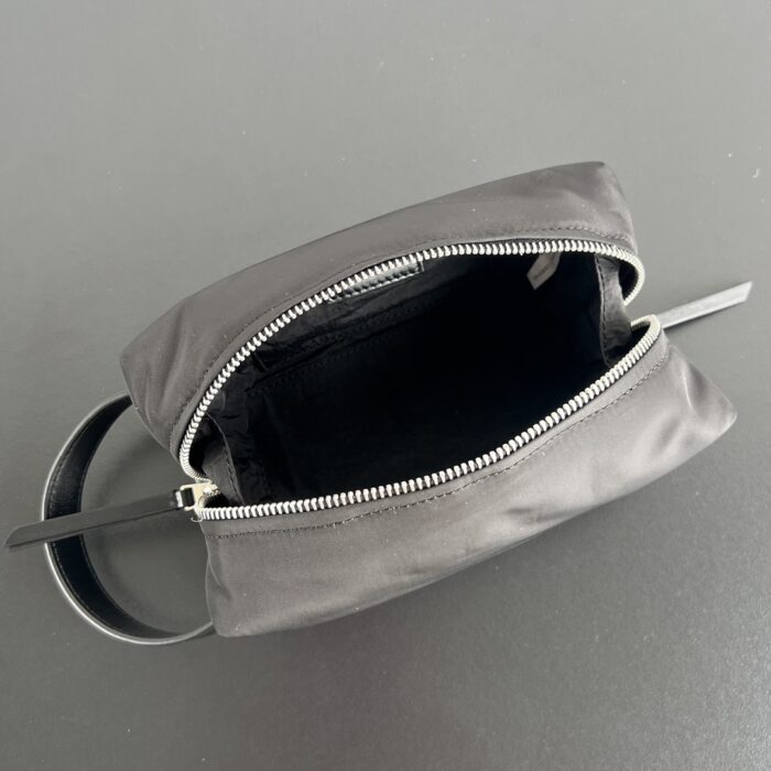 보테가베네타 스몰 도쿄 워시백 806369 블랙 파우치백 레플리카 미러급 SA급 S급 고퀄리티 최상급 하이엔드 가방 [남성여성공용] 2