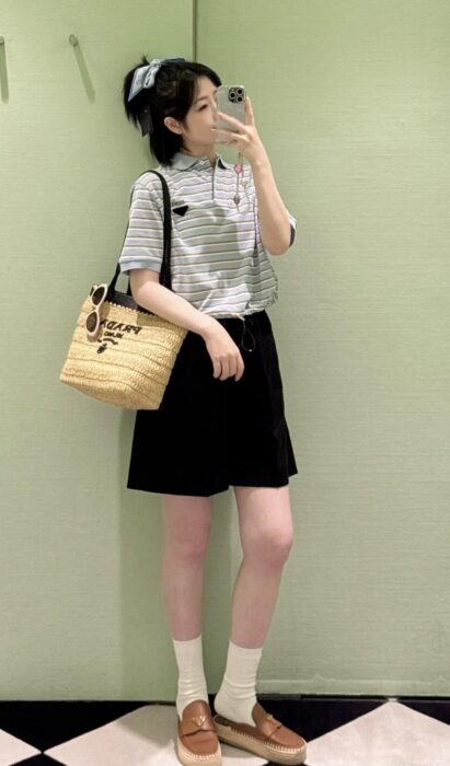 프라다 크롭 스트라이프 피케 폴로 셔츠 레플리카 미러급 SA급 S급 고퀄리티 하이엔드 최상급 의류 [여성] 24