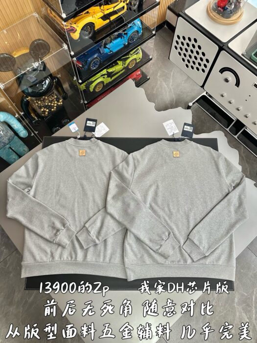 루이비통 니고 FW25 자수 맨투맨 그레이 레플리카 미러급 SA급 S급 고퀄리티 하이엔드 최상급 의류 [남성여성공용] 4