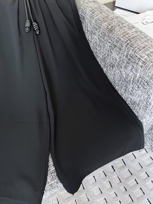 로에베 스트레치 비스코스 소재의 크롭 팬츠 레플리카 미러급 SA급 S급 고퀄리티 하이엔드 최상급 의류 [여성] 11