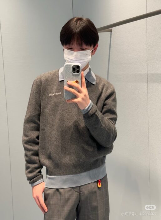 미우미우 캐시미어 페이크 레이어링 니트 카라티 폴로티 레플리카 미러급 SA급 S급 고퀄리티 하이엔드 최상급 의류 [남성여성공용]