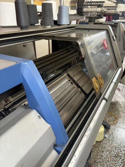 미우미우 캐시미어 페이크 레이어링 니트 카라티 폴로티 레플리카 미러급 SA급 S급 고퀄리티 하이엔드 최상급 의류 [남성여성공용] 18