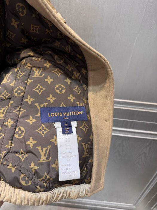 루이비통 후디드 퀼티드 립스톱 자켓 레플리카 미러급 SA급 S급 고퀄리티 하이엔드 최상급 의류 [여성] 10