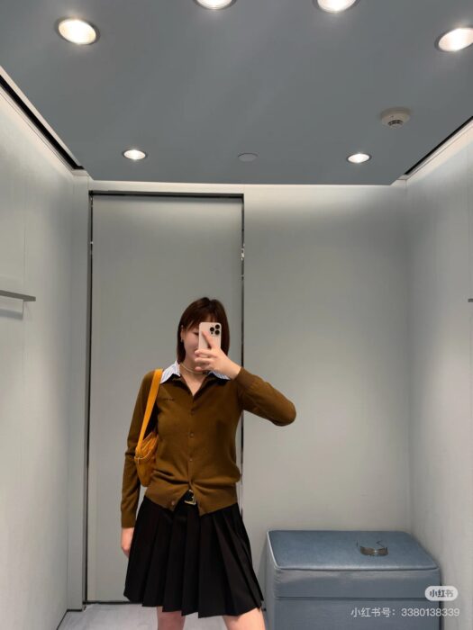 미우미우 카라 장식 캐시미어 가디건 레플리카 미러급 SA급 S급 고퀄리티 하이엔드 최상급 의류 [여성] 2