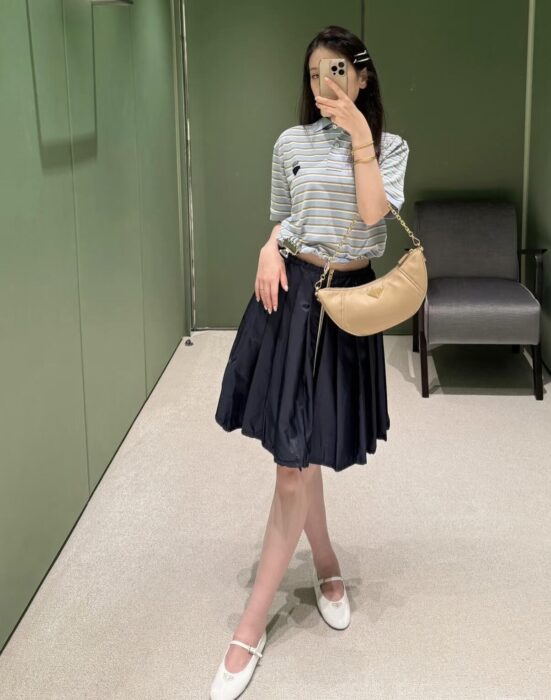 프라다 크롭 스트라이프 피케 폴로 셔츠 레플리카 미러급 SA급 S급 고퀄리티 하이엔드 최상급 의류 [여성] 25