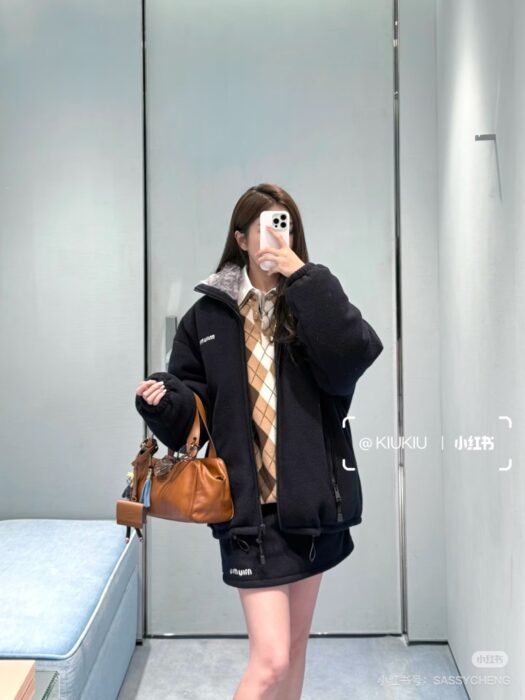 미우미우 플리스 다운 재킷 레플리카 미러급 SA급 S급 고퀄리티 하이엔드 최상급 의류 [여성] 15