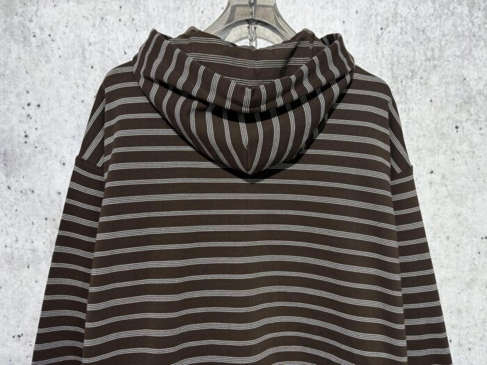 미우미우 모노그램 자수 스트라이프 후드집업 브라운 레플리카 미러급 SA급 S급 고퀄리티 하이엔드 최상급 의류 [남성여성공용] 6