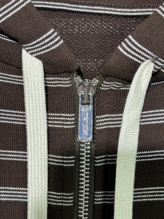 미우미우 모노그램 자수 스트라이프 후드집업 브라운 레플리카 미러급 SA급 S급 고퀄리티 하이엔드 최상급 의류 [남성여성공용] 12