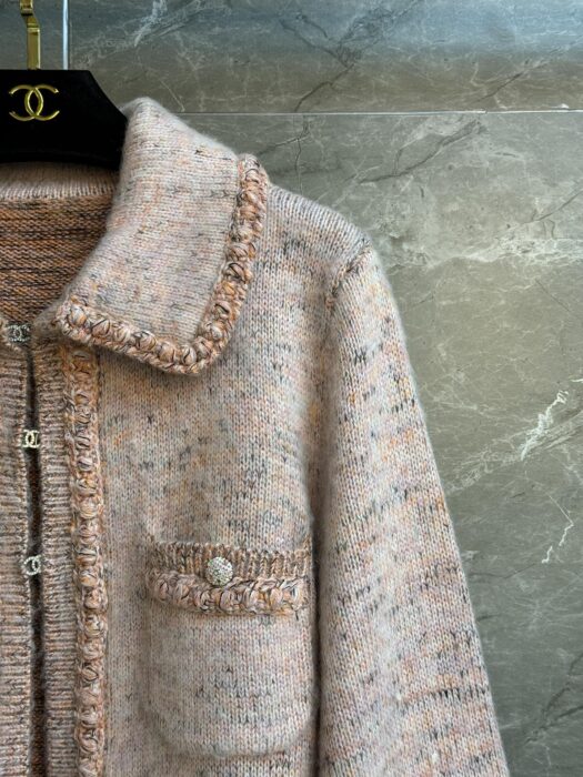 샤넬 핑크 플러시 가디건 레플리카 미러급 SA급 S급 고퀄리티 하이엔드 최상급 의류 [여성] 7