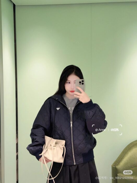 프라다 퀼티드 리나일론 경량 자켓 레플리카 미러급 SA급 S급 고퀄리티 하이엔드 최상급 의류 [여성] 2