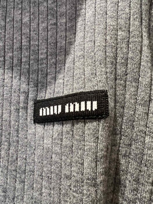 미우미우 울 터틀넥 스웨터 레플리카 미러급 SA급 S급 고퀄리티 하이엔드 최상급 의류 [여성] 10