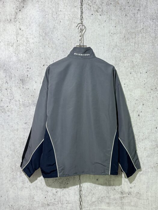 발렌시아가 루즈핏 배색 이음 자켓 바람막이 블랙 레플리카 미러급 SA급 S급 고퀄리티 하이엔드 최상급 의류 [남성여성공용] 4