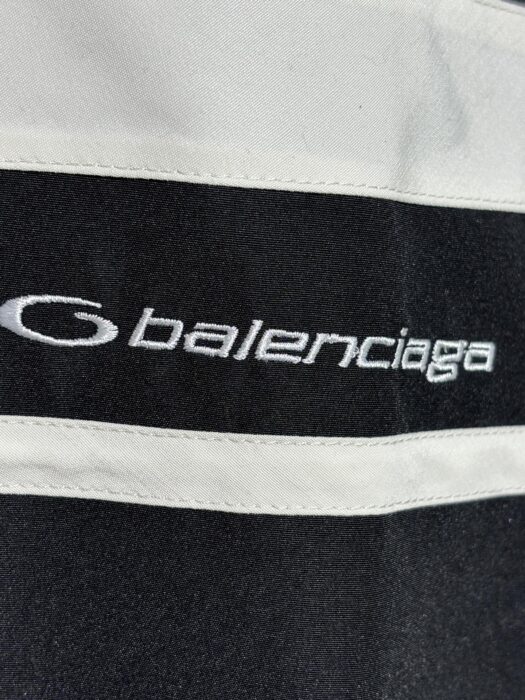 발렌시아가 루즈핏 배색 이음 자켓 바람막이 블랙 레플리카 미러급 SA급 S급 고퀄리티 하이엔드 최상급 의류 [남성여성공용] 19